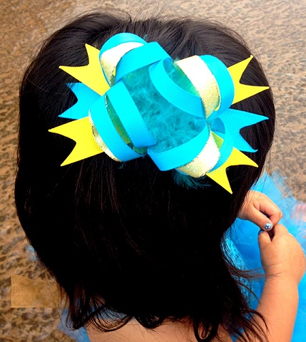 Jasmine Loop Bow-